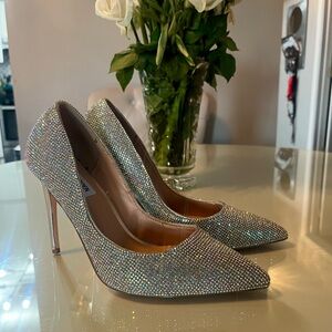 Steve Madden ALTISHA-R Rhinestone Crystal Opal Holigram Silver Heels Pumps 8.5